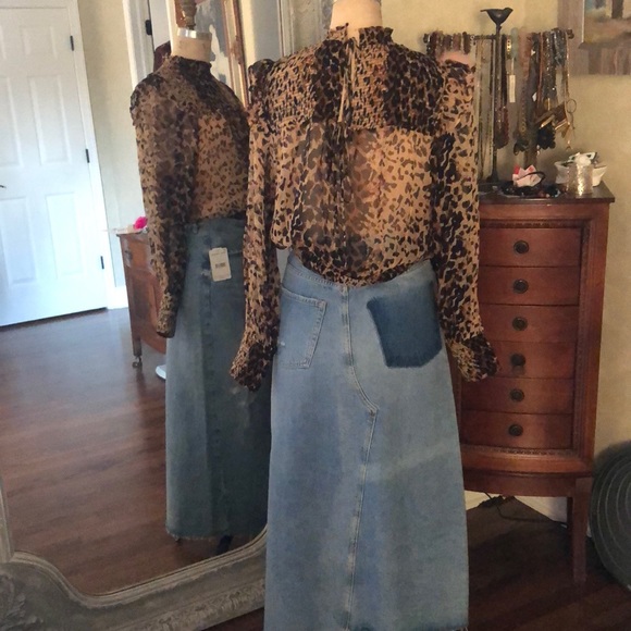 ♥️LAST ONE♥️ Free People Denim Skirt - Picture 3 of 5